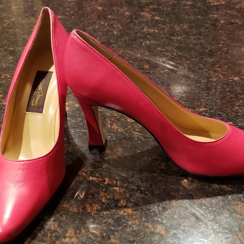 Women's hot pink leather heels